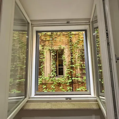 Navona Fox House 1-2